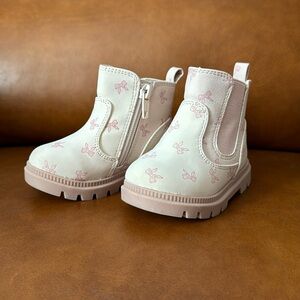 Wonder nation bow boots size 4